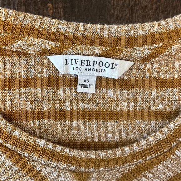 Liverpool Women’s Tan and Cream Chevron Pattern 3/4 Sleeve X-Shirt Small - Picture 4 of 6